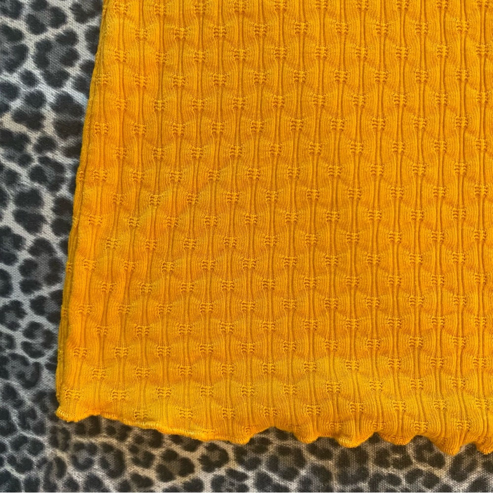 Anthropologie Saturday Sunday Textured Short Sleeve Yellow Gold Knit Tee XS - Picture 2 of 4